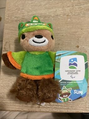 Sumi Plush Keychain NWT Vancouver 2010 Olympics Official Mascot Fur